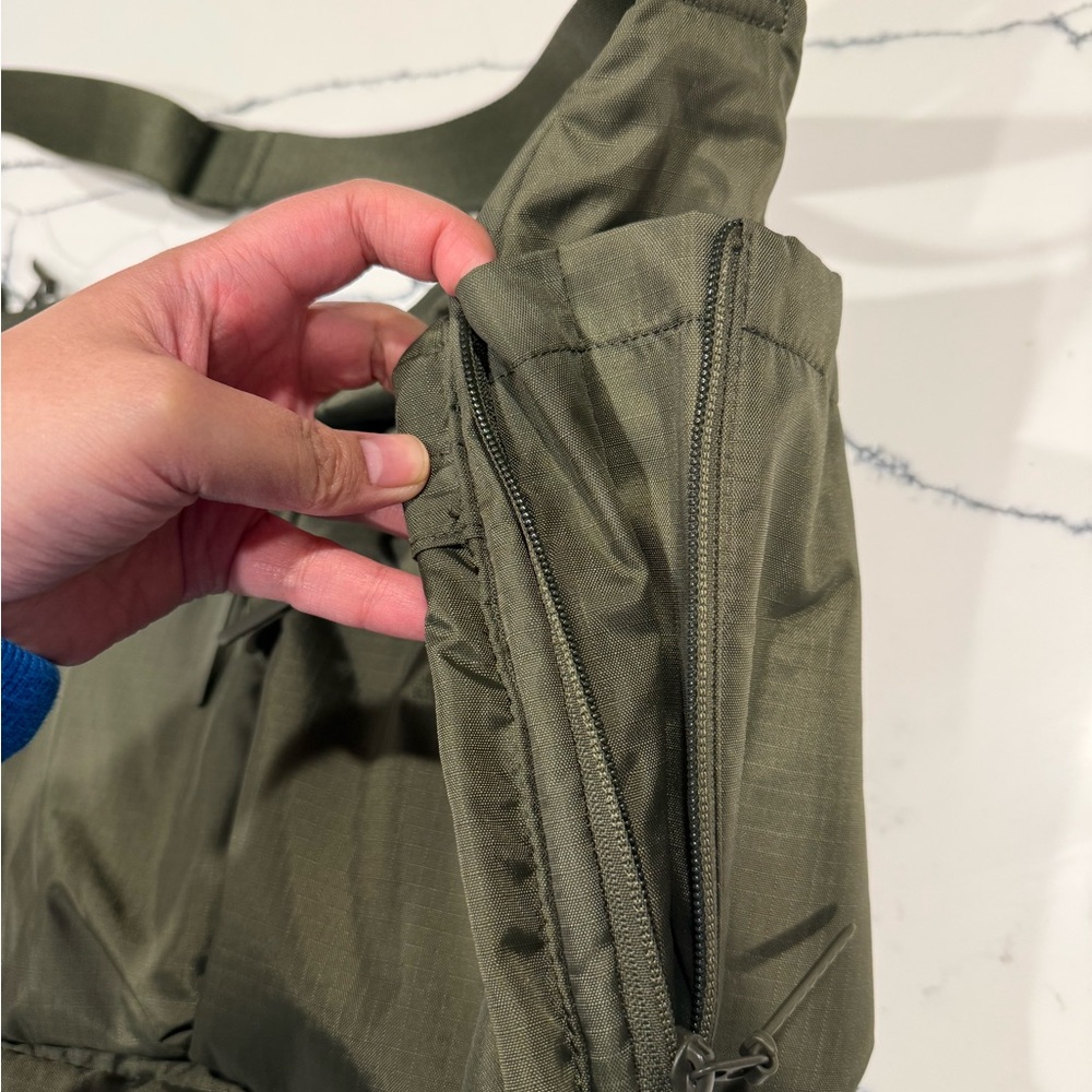 Uniqlo Shoulder Bag - Picture 2 of 5